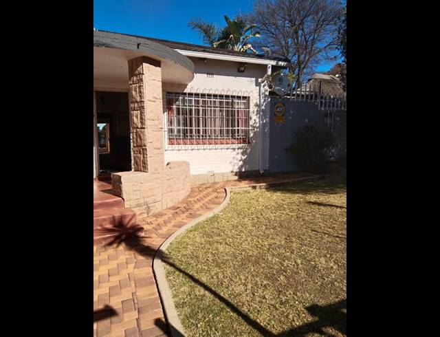 2 BEDROOM HOUSE FOR SALE IN PRIMROSE